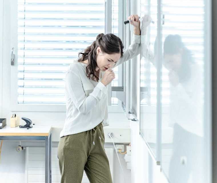 Asthmapatientin Emma hustet